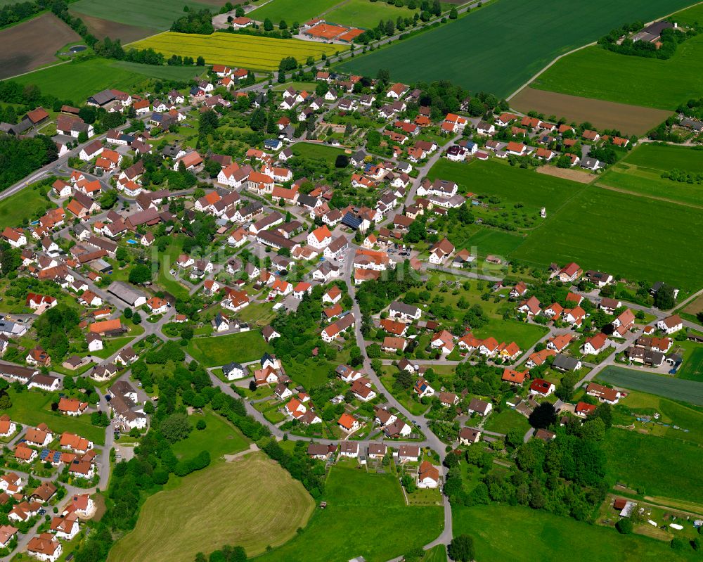 Luftaufnahme Orsenhausen - Ortsansicht am Rande von landwirtschaftlichen Feldern in Orsenhausen im Bundesland Baden-Württemberg, Deutschland