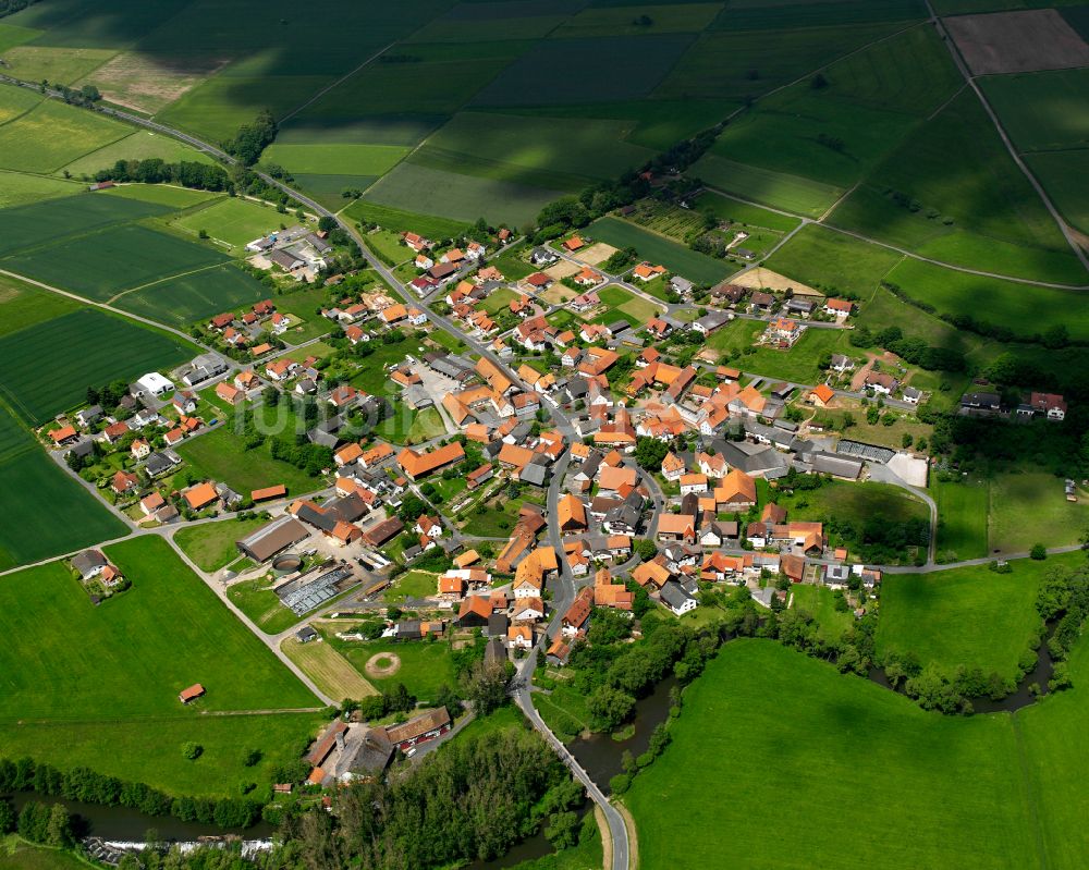 Pfordt von oben - Ortsansicht am Rande von landwirtschaftlichen Feldern in Pfordt im Bundesland Hessen, Deutschland