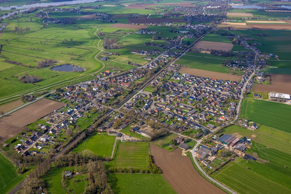 Luftbild Praest - Ortsansicht am Rande von landwirtschaftlichen Feldern in Praest im Bundesland Nordrhein-Westfalen, Deutschland