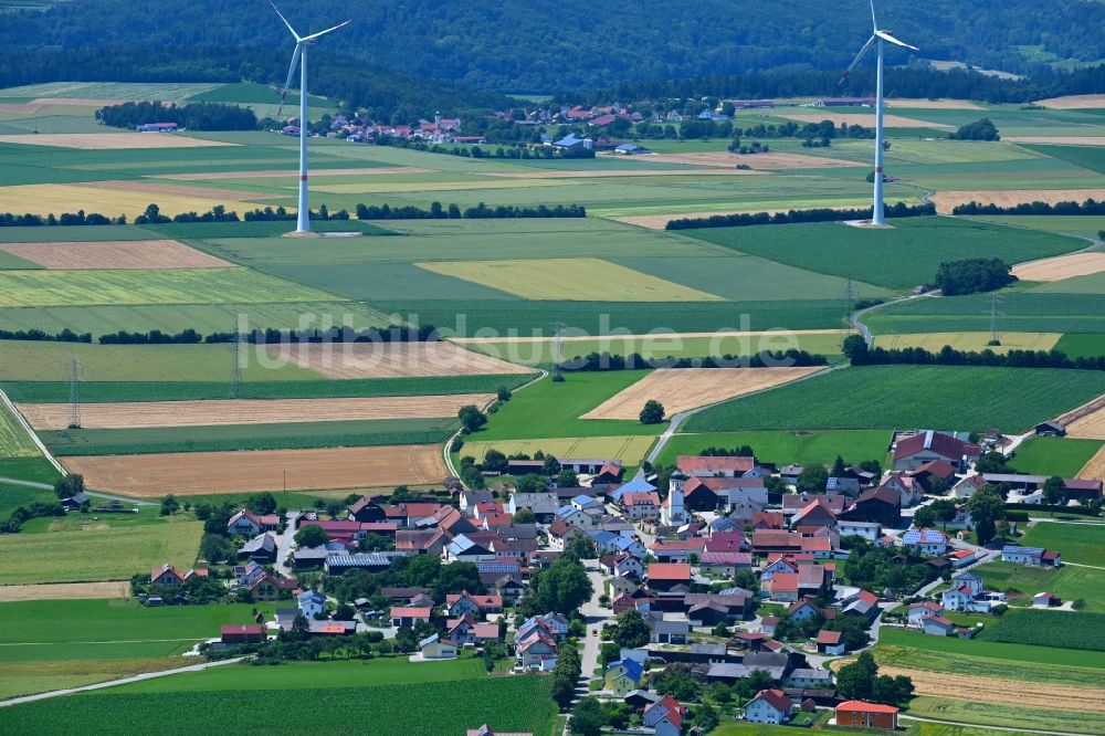 Luftaufnahme Raitenbuch - Ortsansicht am Rande von landwirtschaftlichen Feldern in Raitenbuch im Bundesland Bayern, Deutschland
