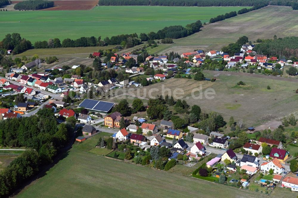 Luftbild Rehagen - Ortsansicht am Rande von landwirtschaftlichen Feldern in Rehagen im Bundesland Brandenburg, Deutschland