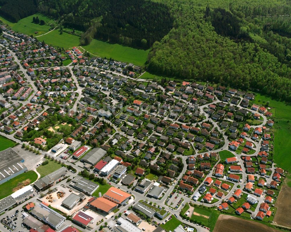 Reichenbach von oben - Ortsansicht am Rande von landwirtschaftlichen Feldern in Reichenbach im Bundesland Baden-Württemberg, Deutschland