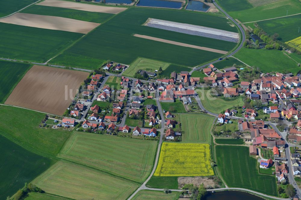 Luftaufnahme Rimbach - Ortsansicht am Rande von landwirtschaftlichen Feldern in Rimbach im Bundesland Bayern, Deutschland