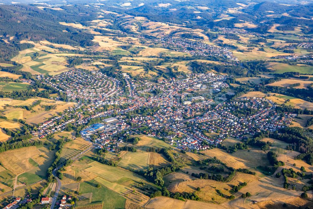 Luftaufnahme Rimbach - Ortsansicht am Rande von landwirtschaftlichen Feldern in Rimbach im Bundesland Hessen, Deutschland