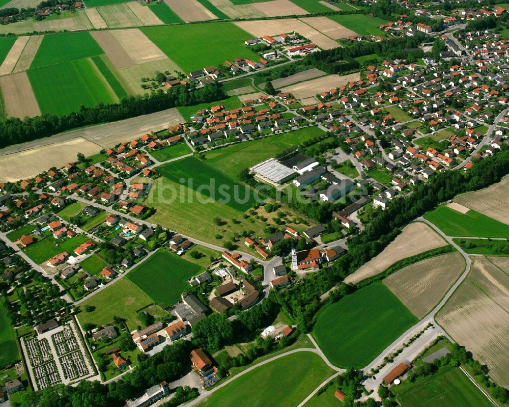 Luftbild Ritzing - Ortsansicht am Rande von landwirtschaftlichen Feldern in Ritzing im Bundesland Bayern, Deutschland