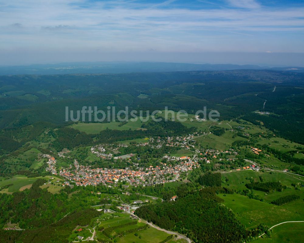 Sankt Andreasberg von oben - Ortsansicht am Rande von landwirtschaftlichen Feldern in Sankt Andreasberg im Bundesland Niedersachsen, Deutschland