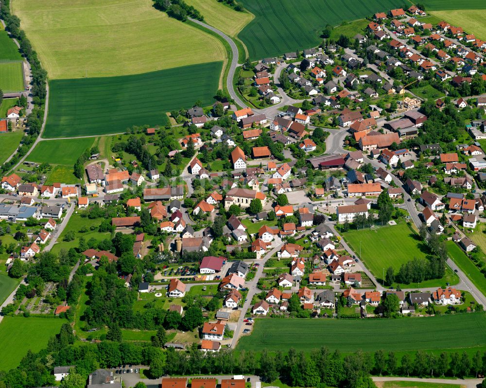 Schönebürg von oben - Ortsansicht am Rande von landwirtschaftlichen Feldern in Schönebürg im Bundesland Baden-Württemberg, Deutschland