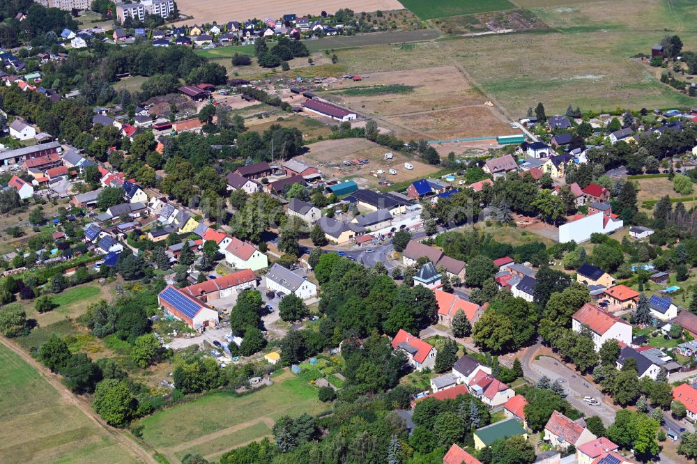 Luftbild Schönerlinde - Ortsansicht am Rande von landwirtschaftlichen Feldern in Schönerlinde im Bundesland Brandenburg, Deutschland