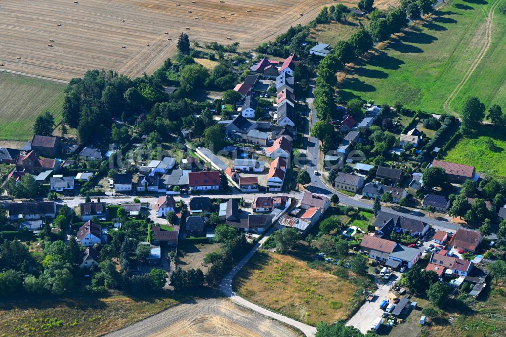 Luftbild Schönerlinde - Ortsansicht am Rande von landwirtschaftlichen Feldern in Schönerlinde im Bundesland Brandenburg, Deutschland