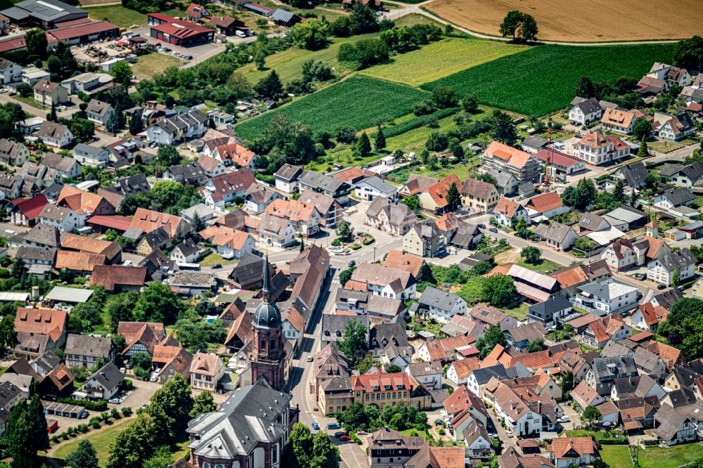 Luftaufnahme Schuttern - Ortsansicht am Rande von landwirtschaftlichen Feldern in Schuttern im Bundesland Baden-Württemberg, Deutschland