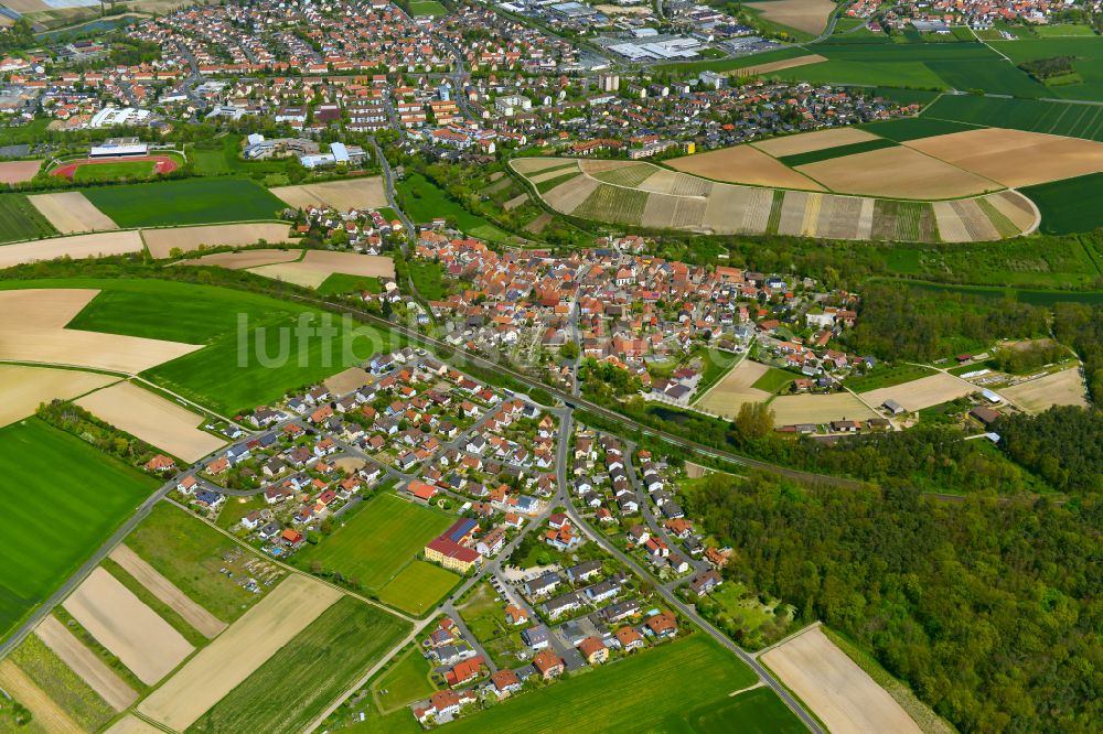 Sickershausen von oben - Ortsansicht am Rande von landwirtschaftlichen Feldern in Sickershausen im Bundesland Bayern, Deutschland