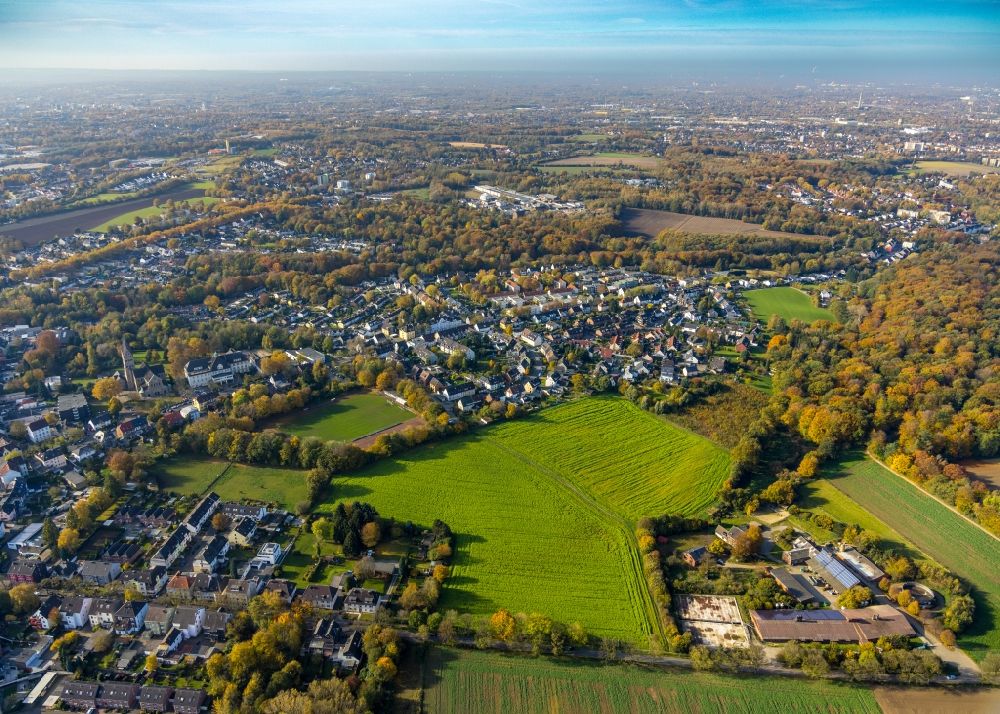 Luftbild Bochum - Ortsansicht am Rande von landwirtschaftlichen Feldern an der Sodinger Straße im Ortsteil Hiltrop in Bochum im Bundesland Nordrhein-Westfalen, Deutschland