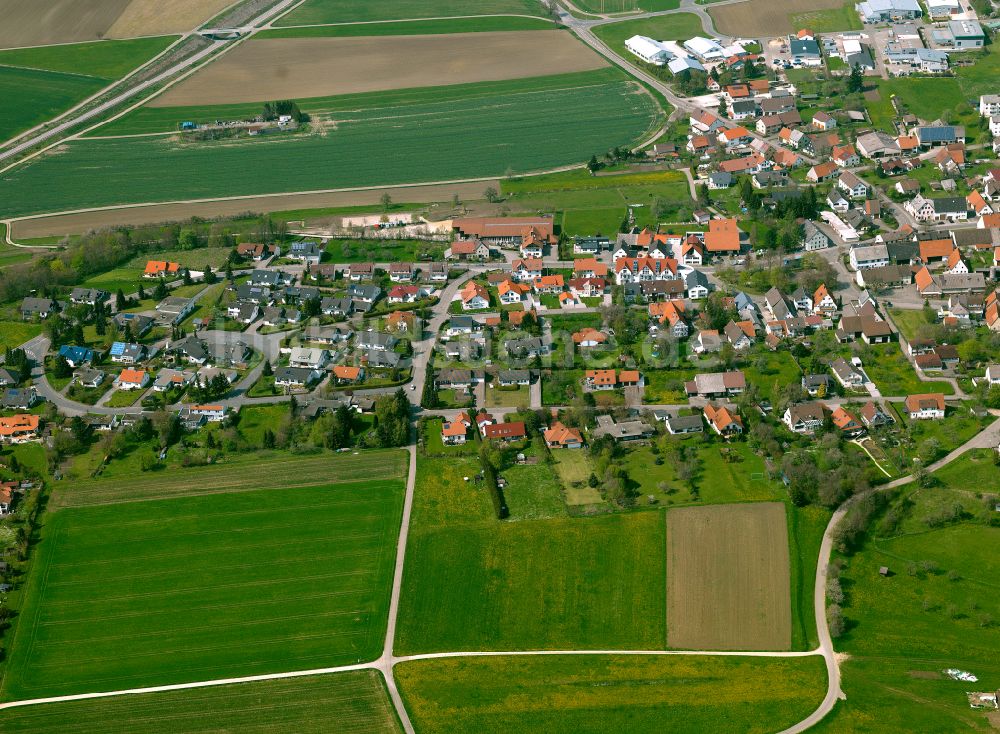 Luftbild Sontheim - Ortsansicht am Rande von landwirtschaftlichen Feldern in Sontheim im Bundesland Baden-Württemberg, Deutschland