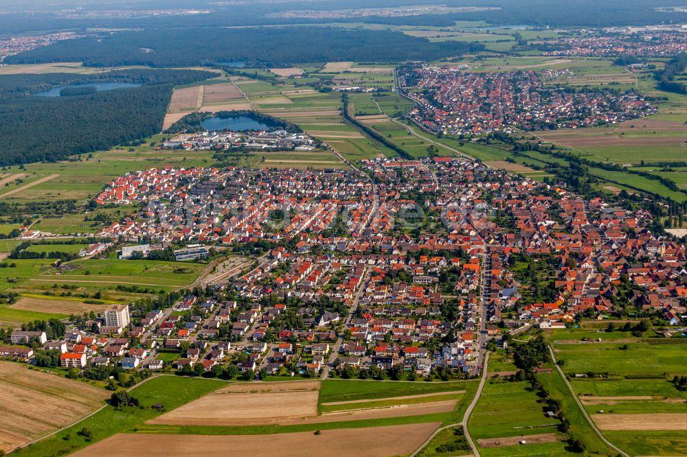 Spöck aus der Vogelperspektive: Ortsansicht am Rande von landwirtschaftlichen Feldern in Spöck im Bundesland Baden-Württemberg, Deutschland