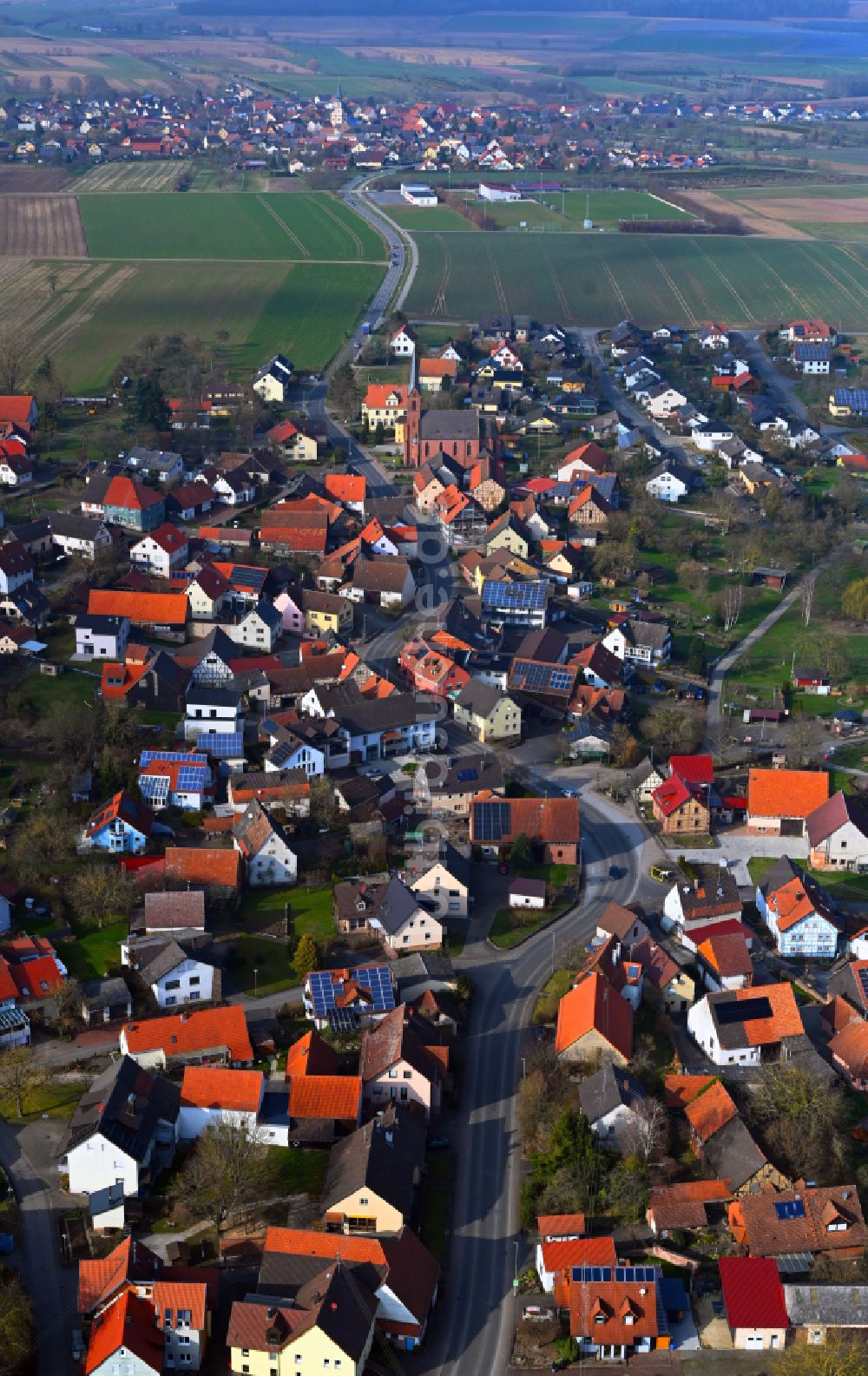 Luftbild Steinbach - Ortsansicht am Rande von landwirtschaftlichen Feldern in Steinbach im Bundesland Baden-Württemberg, Deutschland