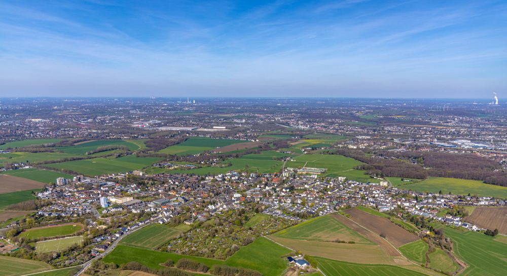 Luftaufnahme Stockum - Ortsansicht am Rande von landwirtschaftlichen Feldern in Stockum im Bundesland Nordrhein-Westfalen, Deutschland