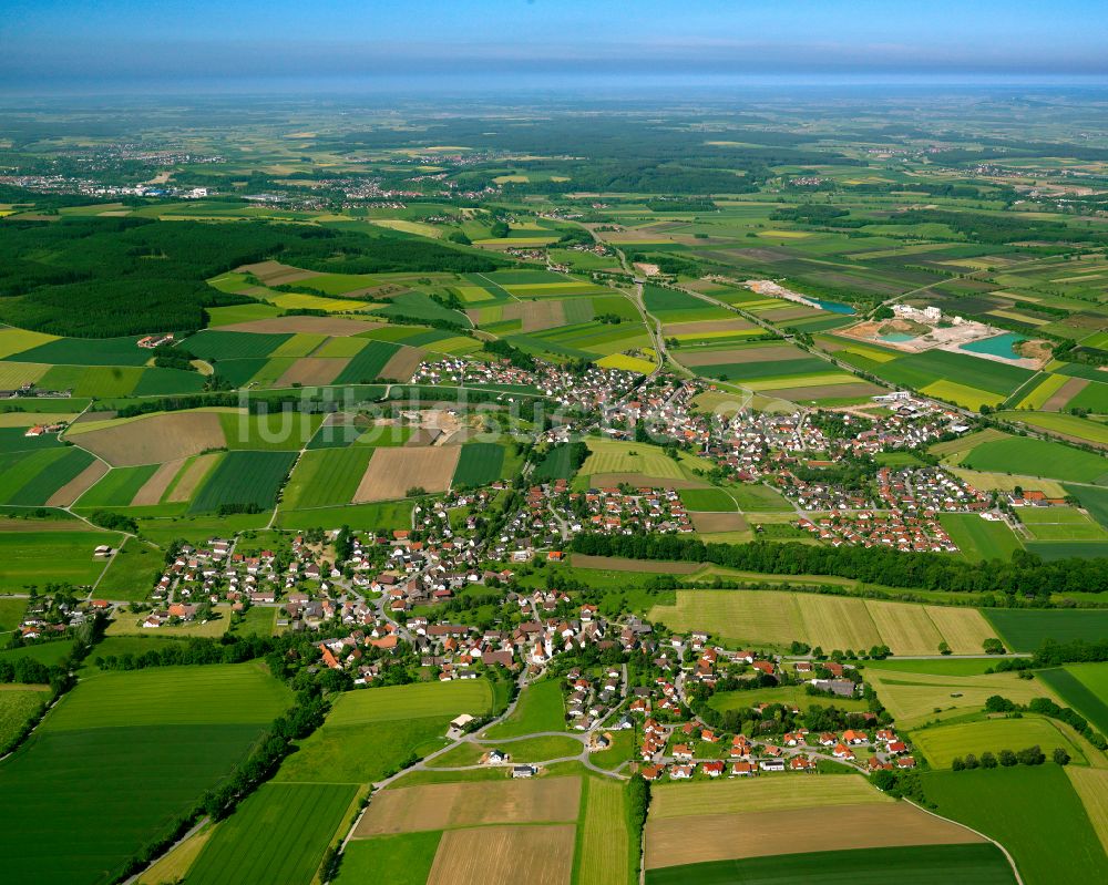 Luftbild Sulmingen - Ortsansicht am Rande von landwirtschaftlichen Feldern in Sulmingen im Bundesland Baden-Württemberg, Deutschland
