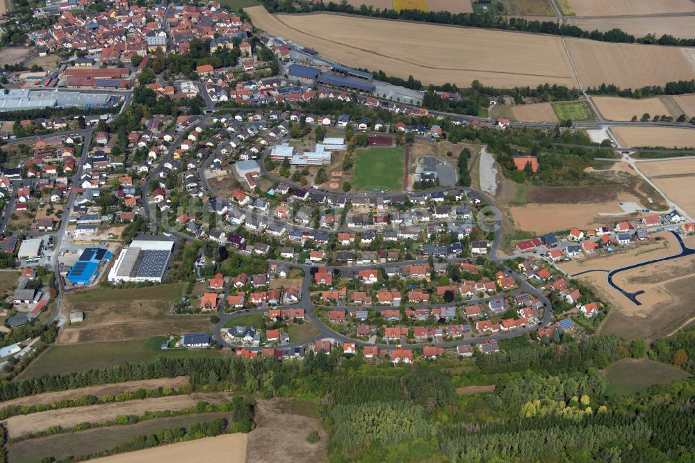 Luftaufnahme Thüngen - Ortsansicht am Rande von landwirtschaftlichen Feldern in Thüngen im Bundesland Bayern, Deutschland