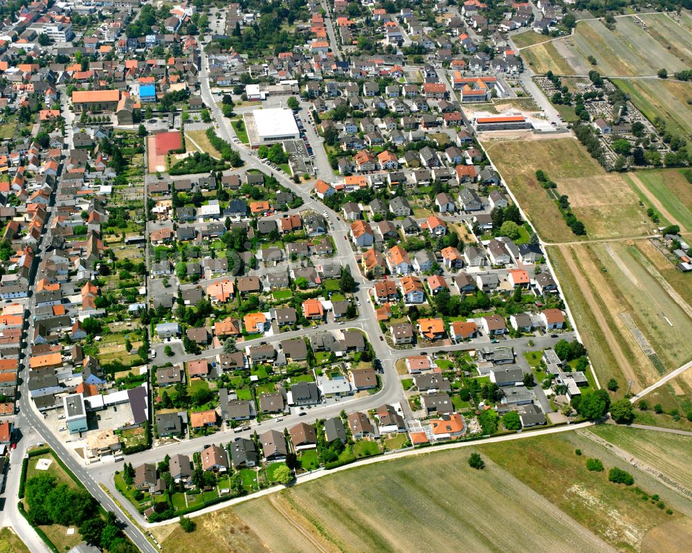 Waghäusel von oben - Ortsansicht am Rande von landwirtschaftlichen Feldern in Waghäusel im Bundesland Baden-Württemberg, Deutschland