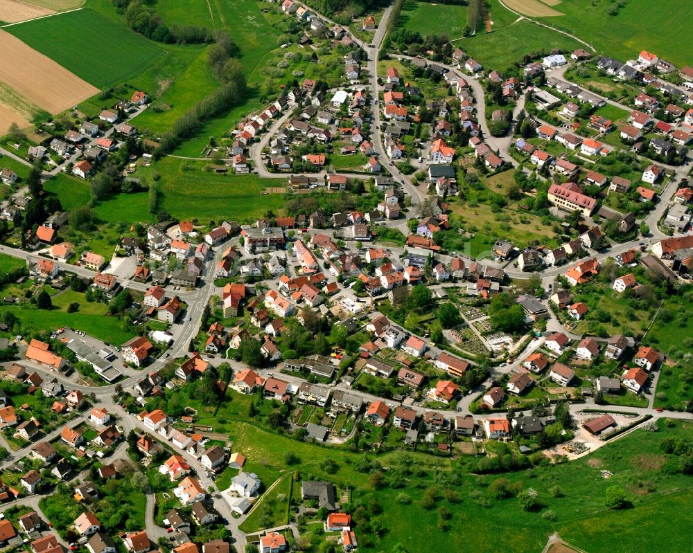 Wangen von oben - Ortsansicht am Rande von landwirtschaftlichen Feldern in Wangen im Bundesland Baden-Württemberg, Deutschland
