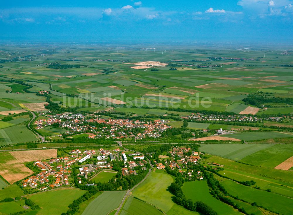 Weierhof von oben - Ortsansicht am Rande von landwirtschaftlichen Feldern in Weierhof im Bundesland Rheinland-Pfalz, Deutschland