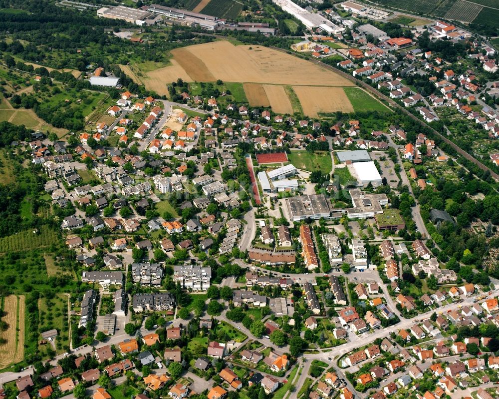 Weinsberg aus der Vogelperspektive: Ortsansicht am Rande von landwirtschaftlichen Feldern in Weinsberg im Bundesland Baden-Württemberg, Deutschland
