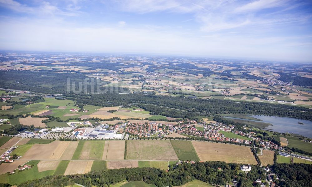 Luftbild Weixerau - Ortsansicht am Rande von landwirtschaftlichen Feldern in Weixerau im Bundesland Bayern, Deutschland