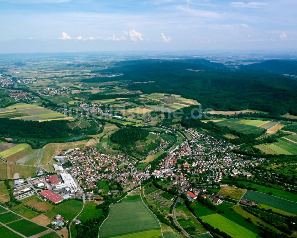 Zaberfeld aus der Vogelperspektive: Ortsansicht am Rande von landwirtschaftlichen Feldern in Zaberfeld im Bundesland Baden-Württemberg, Deutschland