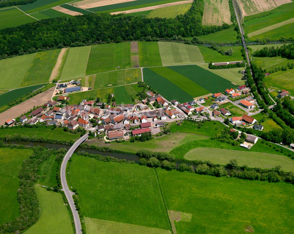 Luftbild Zell - Ortsansicht am Rande von landwirtschaftlichen Feldern in Zell im Bundesland Baden-Württemberg, Deutschland