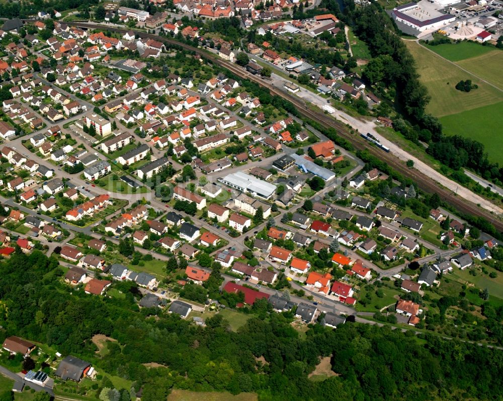 Züttlingen aus der Vogelperspektive: Ortsansicht am Rande von landwirtschaftlichen Feldern in Züttlingen im Bundesland Baden-Württemberg, Deutschland
