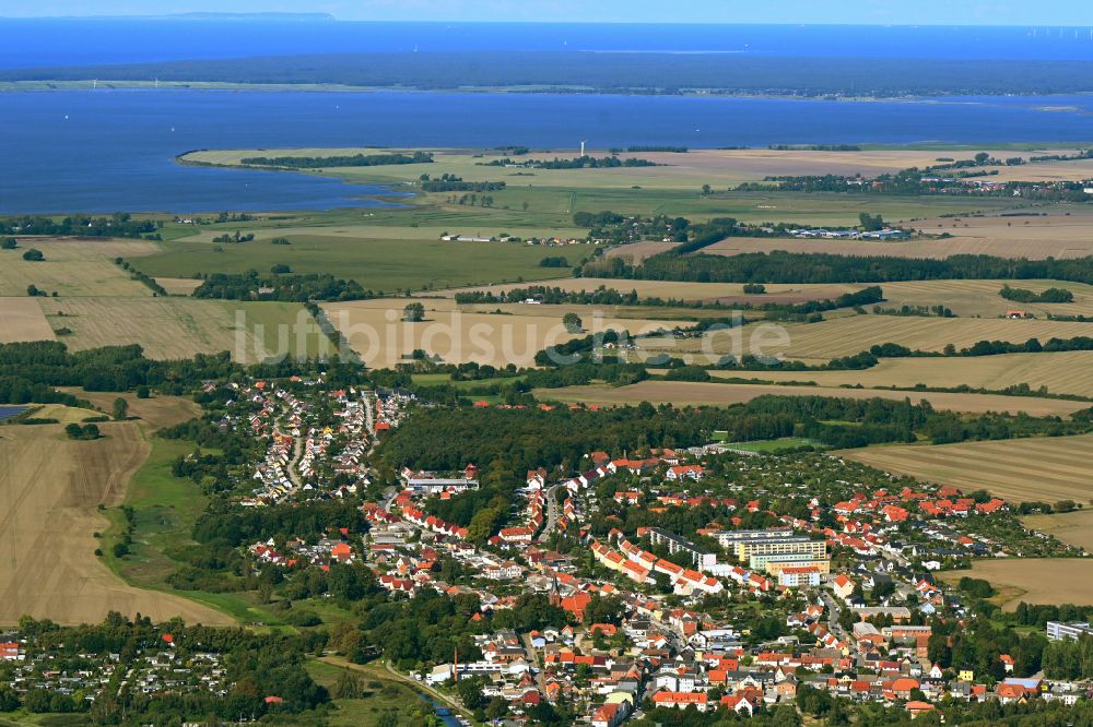 Ribnitz-Damgarten von oben - Ortsansicht in Ribnitz-Damgarten im Bundesland Mecklenburg-Vorpommern, Deutschland