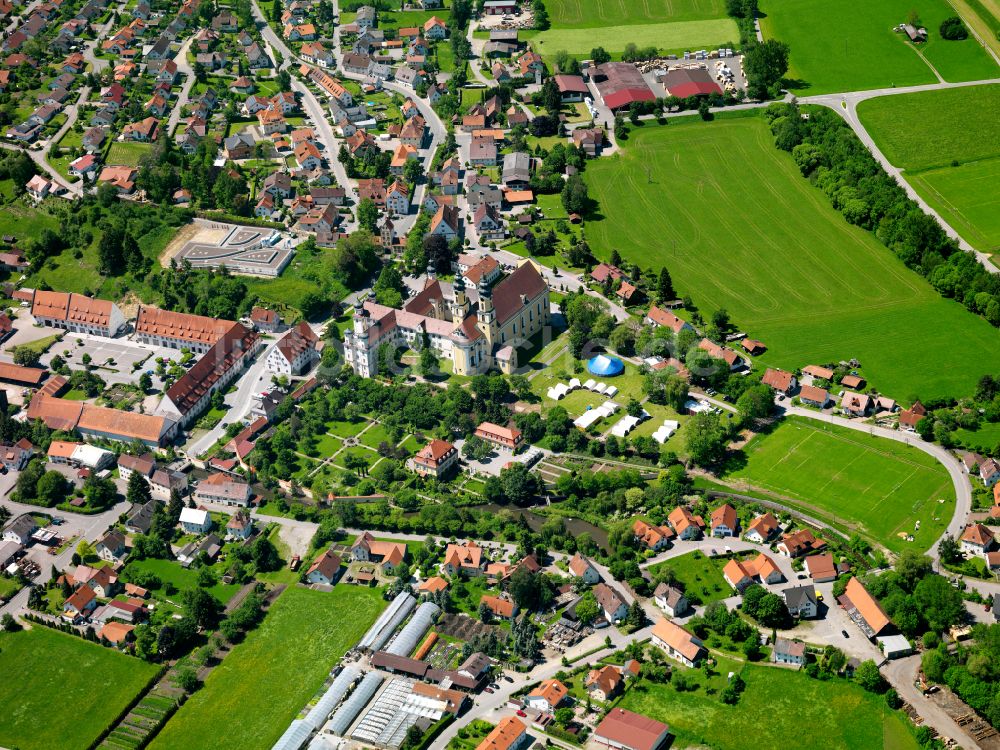 Luftaufnahme Rot an der Rot - Ortsansicht in Rot an der Rot im Bundesland Baden-Württemberg, Deutschland
