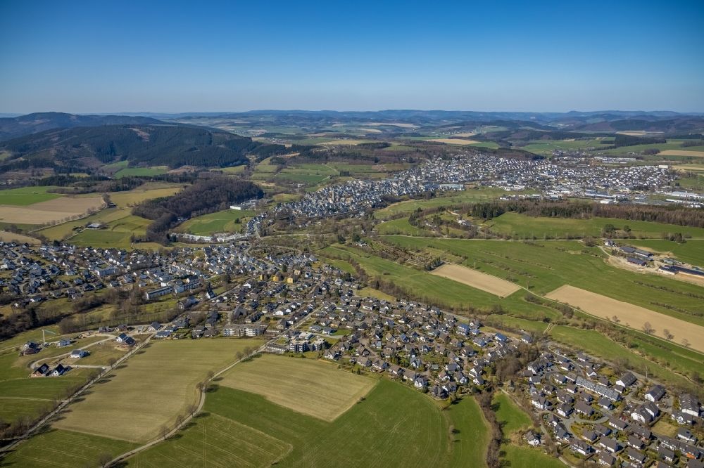 Schmallenberg von oben - Ortsansicht in Schmallenberg im Bundesland Nordrhein-Westfalen, Deutschland