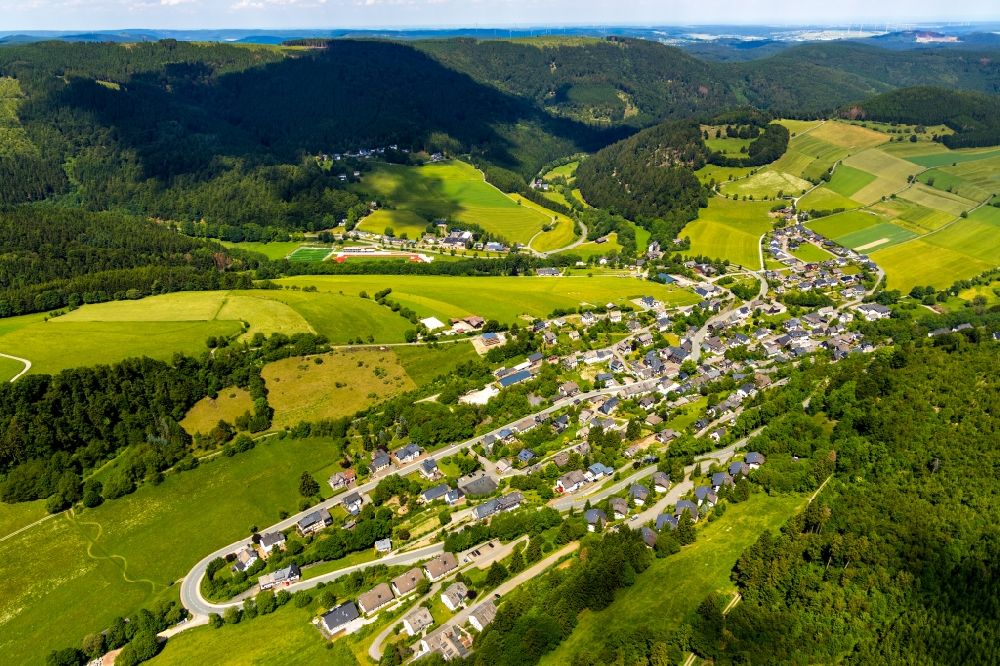 Luftaufnahme Schwalefeld - Ortsansicht in Schwalefeld im Bundesland Hessen, Deutschland