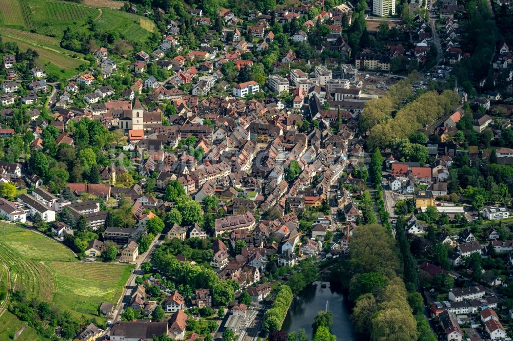 Luftaufnahme Staufen im Breisgau - Ortsansicht in Staufen im Breisgau im Bundesland Baden-Württemberg