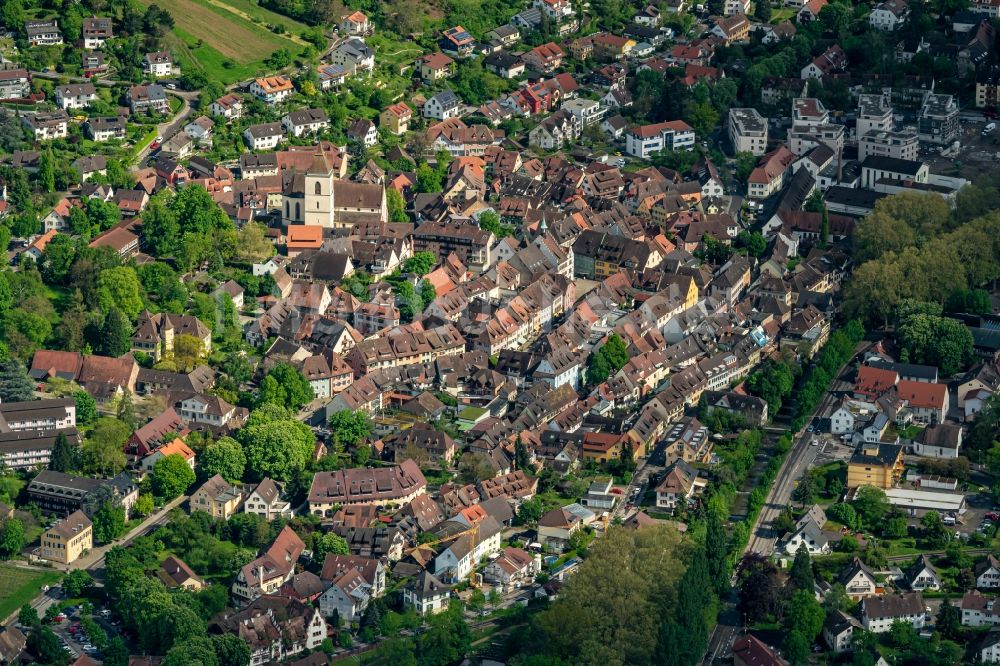 Staufen im Breisgau von oben - Ortsansicht in Staufen im Breisgau im Bundesland Baden-Württemberg