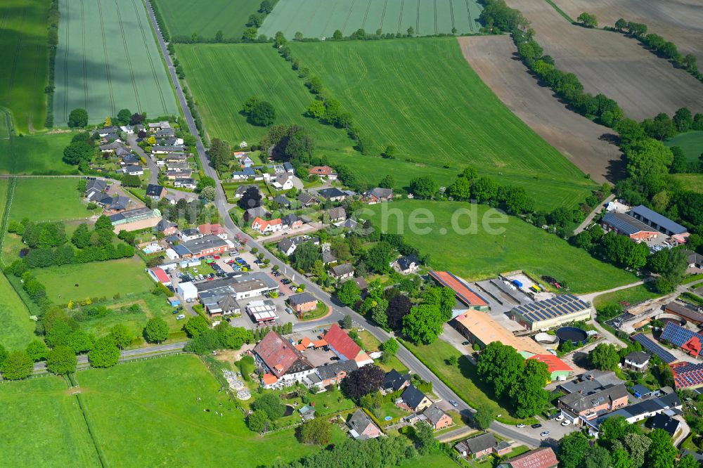 Stuvenborn aus der Vogelperspektive: Ortsansicht in Stuvenborn im Bundesland Schleswig-Holstein, Deutschland