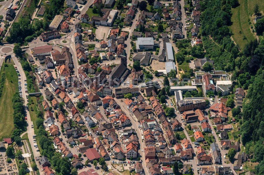 Luftaufnahme Elzach - Ortsansicht im Talbereich des Elztal in Elzach im Bundesland Baden-Württemberg, Deutschland