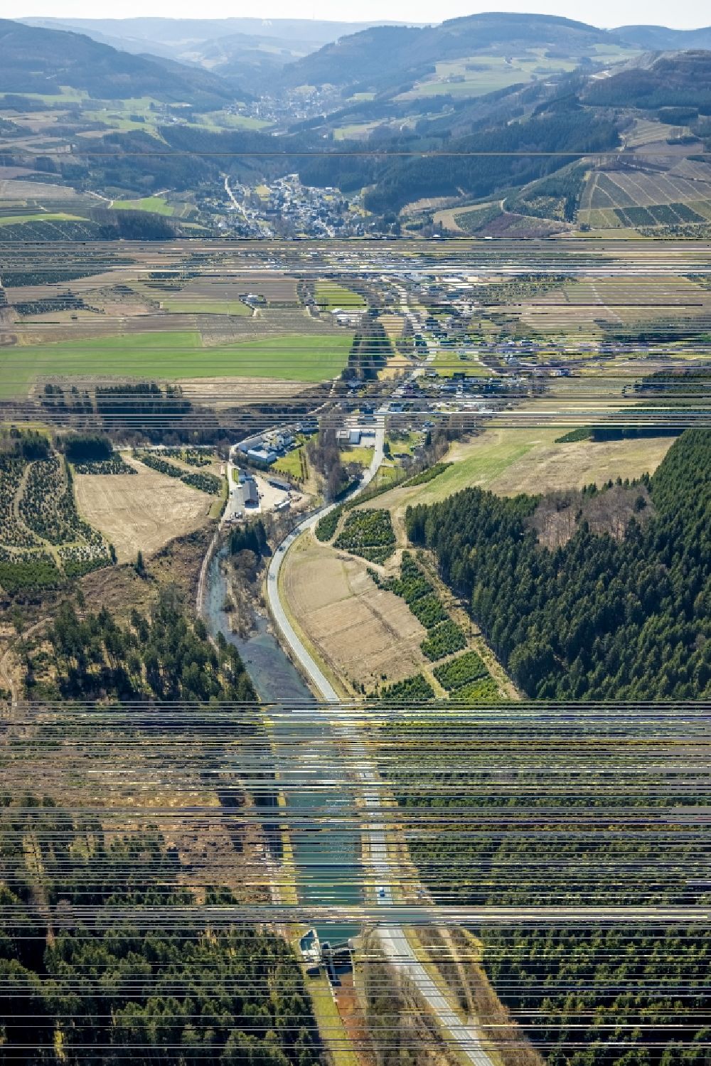 Luftbild Heringhausen - Ortsansicht im Talbereich in Heringhausen im Bundesland Nordrhein-Westfalen, Deutschland