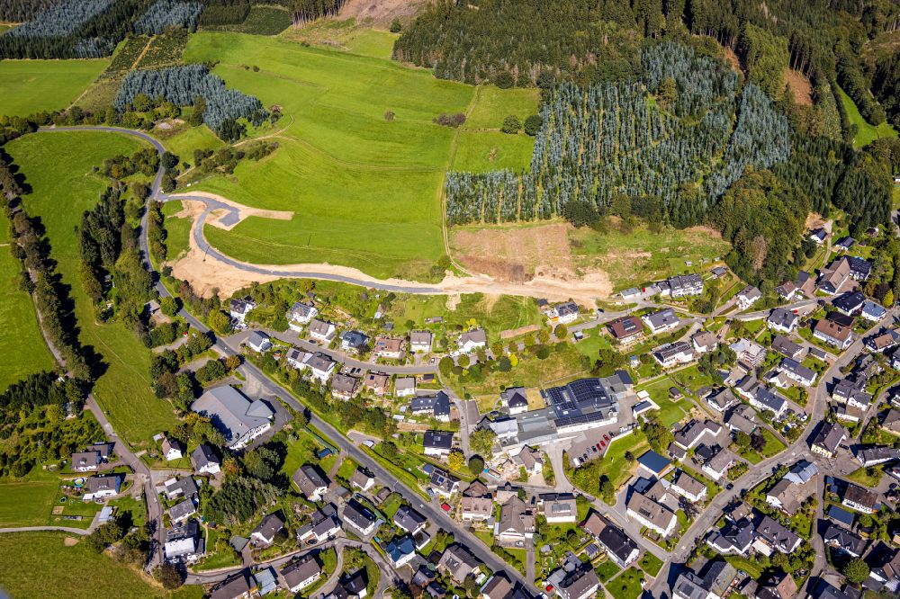Luftbild Oberhundem - Ortsansicht im Talbereich in Oberhundem im Bundesland Nordrhein-Westfalen, Deutschland