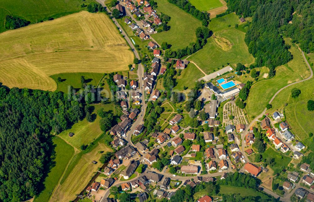 Luftaufnahme Oberprechtal - Ortsansicht im Talbereich in Oberprechtal im Bundesland Baden-Württemberg, Deutschland