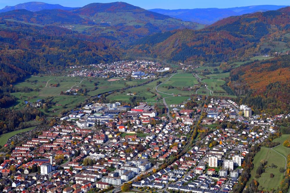 Schopfheim aus der Vogelperspektive: Ortsansicht im Talbereich im Ortsteil Fahrnau in Schopfheim im Bundesland Baden-Württemberg, Deutschland