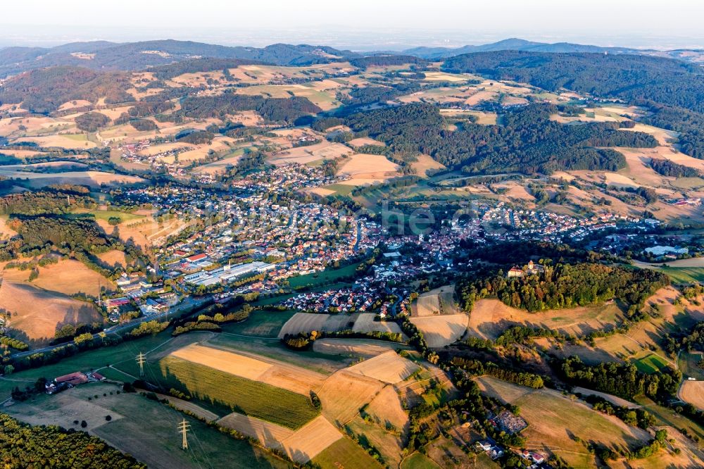 Reichelsheim (Odenwald) aus der Vogelperspektive: Ortsansicht im Talbereich in Reichelsheim (Odenwald) im Bundesland Hessen, Deutschland