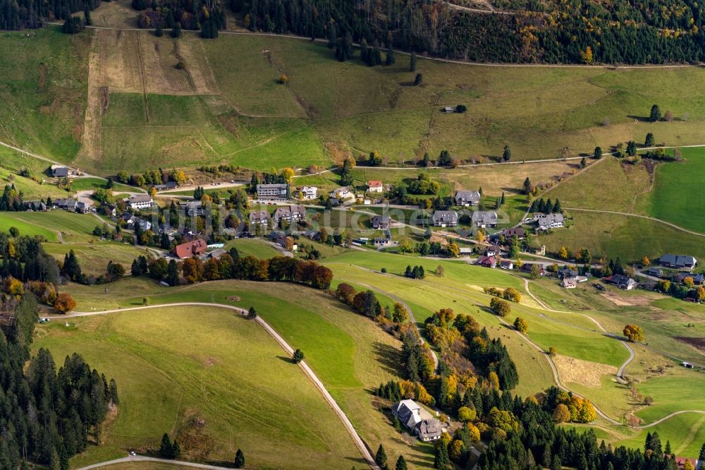 Todtnauberg von oben - Ortsansicht im Talbereich in Todtnauberg im Bundesland Baden-Württemberg, Deutschland