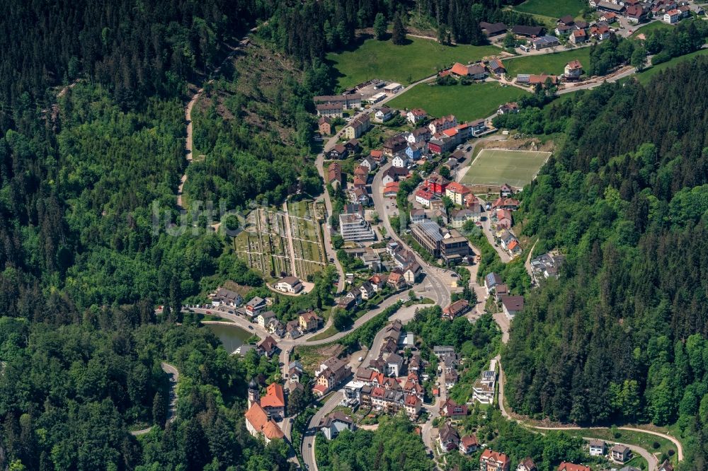Schonach im Schwarzwald von oben - Ortsansicht im Talbereich von Triberg nach Schonach in Schonach im Schwarzwald im Bundesland Baden-Württemberg, Deutschland
