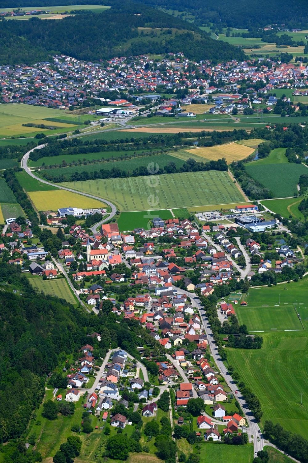 Töging von oben - Ortsansicht in Töging im Bundesland Bayern, Deutschland