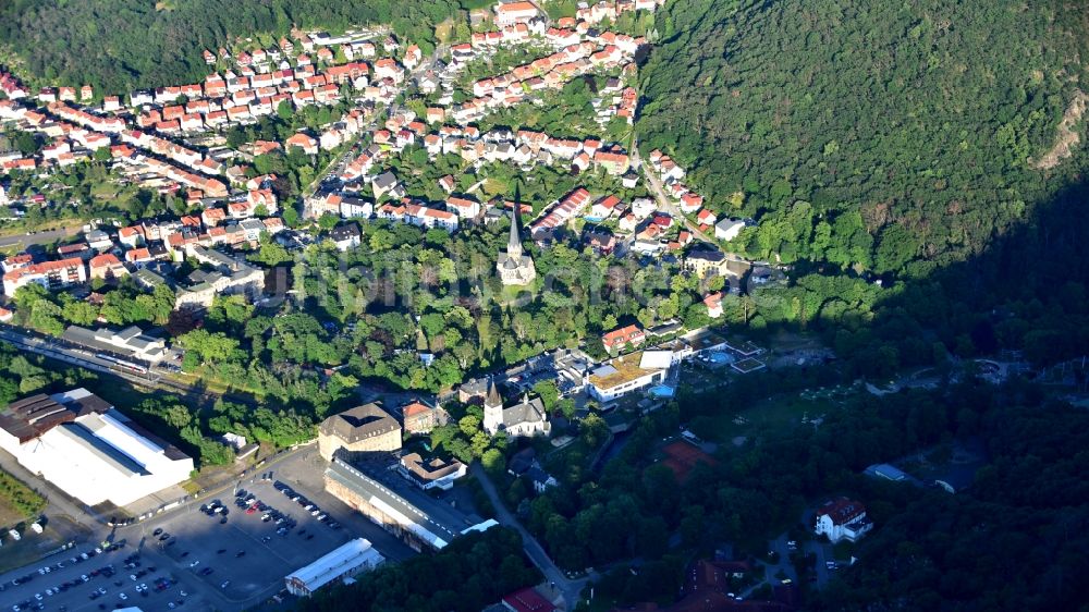 Luftaufnahme Thale - Ortsansicht in Thale zu Füßen des Harz im Bundesland Sachsen-Anhalt, Deutschland