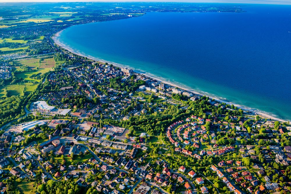 Luftbild Timmendorfer Strand - Ortsansicht von Timmendorfer Strand an der Sand- Strand- Küste der Ostsee im Bundesland Schleswig-Holstein, Deutschland