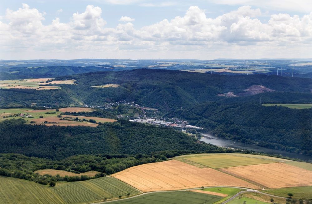 Treis-Karden von oben - Ortsansicht in Treis-Karden im Bundesland Rheinland-Pfalz, Deutschland
