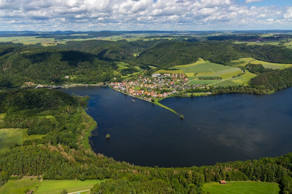 Luftbild Herzhausen - Ortsansicht am Uferbereich der Eder in Herzhausen im Bundesland Hessen, Deutschland